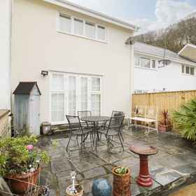 Primary image 1 The Cottage On The Green, Gwynedd Hotels