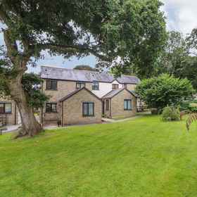 Primary image 1 Deja Blue, Maker-with-Rame Hotels