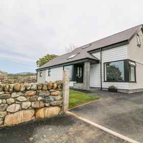 Primary image 1 Llwyd Coed Canol, Pistyll Hotels