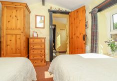 Others 4 Bowling Green Cottage