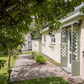 Primary image 1 The Roost, Deviock Hotels