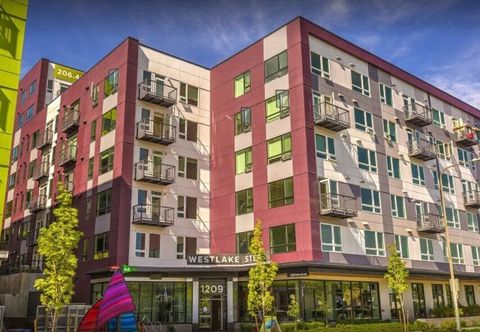 Others Westlake Steps