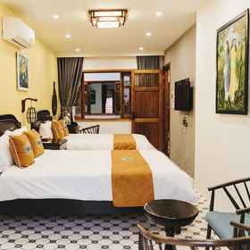 Primary image 1 Hue 1962 Inn, Water Park Slides Hotels