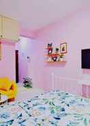 Primary image Avatar Fireworks Queen Bed Studio in Center Futian