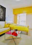 Primary image Avatar Young Lion Large Queen Bed & High Rise View