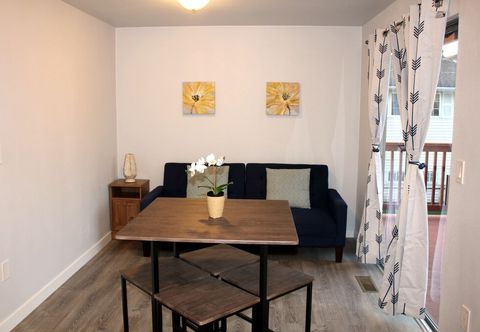 Lain-lain Rainier Guesthouse (Walk to Metro)