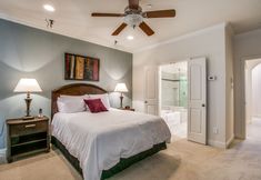 Others 2 Stylish 3 bedroom Town Home at shops at