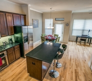 Others 7 Stylish 3 bedroom Town Home at shops at