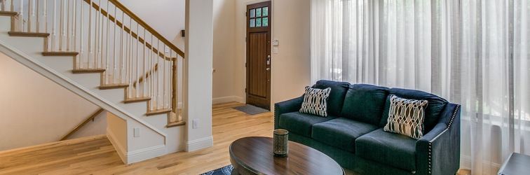 Others Stylish 3 bedroom Town Home at shops at