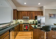 Others 6 Stylish 3 bedroom Town Home at shops at