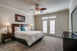 Lainnya 4 Beautifully furnished TownHome at shops