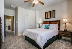 Lain-lain 3 Beautifully furnished TownHome at shops