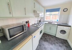 Lain-lain 5 2-bedroom House Near Town With Superfast Wi-fi