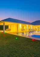 Primary image Luxury Modern 4 BR Pool Villa - PH111