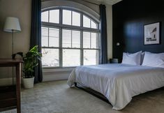 Others 2 Furnished Apartments in Midtown