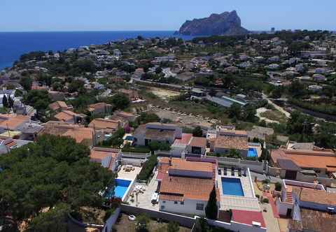 Others Private Family Retreat With Pool Short Walk to the Sea