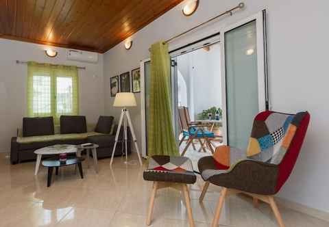 Others Thano's Stylish Flat, Just 150m To The Beach