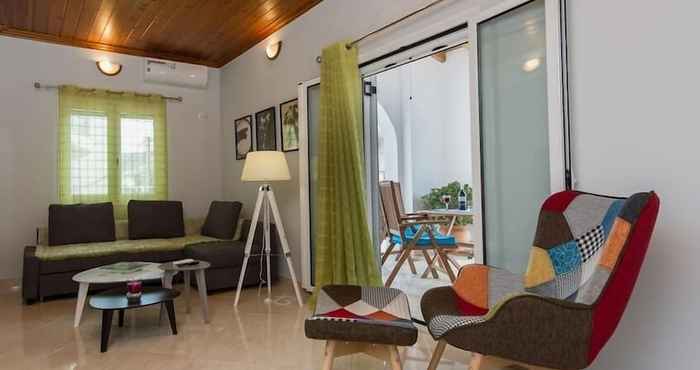 Others Thano's Stylish Flat, Just 150m To The Beach