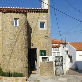 Primary image 1 Castelinho da Azoia Apartment, Colares Hotels