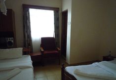 Others 4 Cawaal Hotels