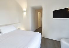 Others 4 Old Castle Oia - Adults Only