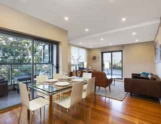 Lainnya 2 2 Bdrm North Sydney with harbour views