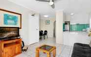 Lainnya 3 Superb 1 Bedroom Apartment Near the Beach