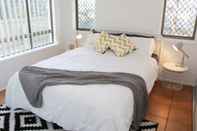 อื่นๆ Lovely 1 Bedroom Apartment Steps to the Beach