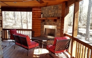 Others 7 Ace in the Hole Cabin in the Wood With Hot Tub and Fireplace by Redawning