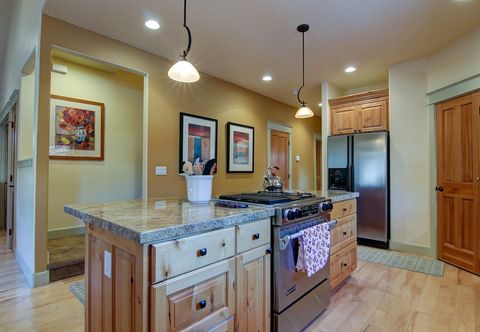 Khác Wild Meadow 30 Day Minimum 4 Bedroom Home by RedAwning