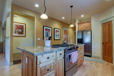 Khác Wild Meadow 30 Day Minimum 4 Bedroom Home by RedAwning