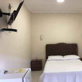 Room1希諾斯大道旅館，圣若昂德尔雷伊飯店