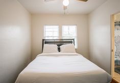 อื่นๆ 5 Orange Tree Cottages Downtown