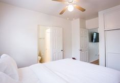 อื่นๆ 6 Orange Tree Cottages Downtown