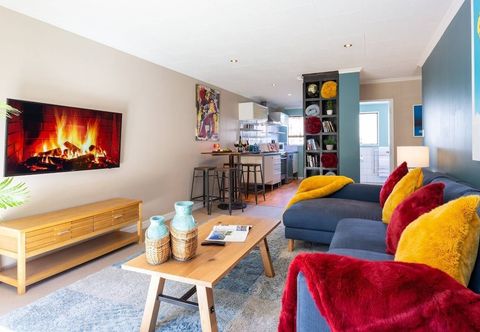 Others Spacious Central City Apartment with Parking