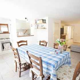 In-room dining 1 罗萨 3 客房酒店, Procchio Beach 酒店