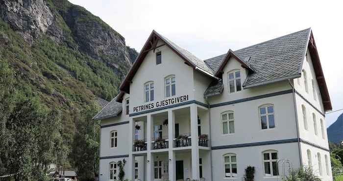 Khác Petrines Guesthouse