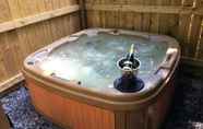 Lainnya 4 Snowdrop 9 Hot Tub
