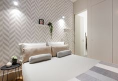 Lain-lain 2 Sol Modern Studio at Batalha Metro