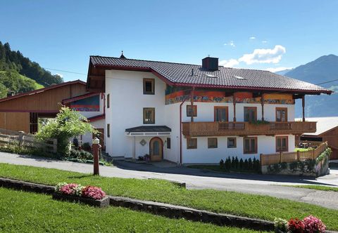 Lain-lain Sunlit Farmhouse near Hochzillertal Ski Area in Tyrol