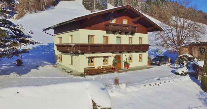 Others Apartment in Taxenbach With Garden, Garden Furniture, BBQ