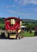 ภาพหลัก Rosie Traditional Gypsy Wagon