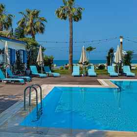 Primary image1Uras 海灘飯店，费特希耶鱼市飯店