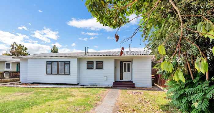 Others Kiwi Holiday Home near Airport