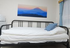 기타 6 Roland’s House 302