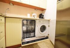 Others 7 Elegant Apartment Universitas