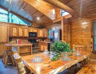 Others 2 Serenity Forest Cabin With Private Hot Tub and Grill on the Back Deck by Redawning