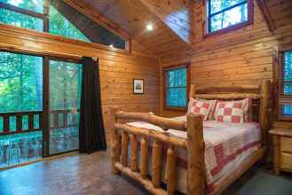 Others 4 Serenity Forest Cabin With Private Hot Tub and Grill on the Back Deck by Redawning