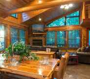 Lainnya 6 Serenity Forest Cabin With Private Hot Tub and Grill on the Back Deck by Redawning