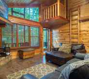 Lainnya 7 Serenity Forest Cabin With Private Hot Tub and Grill on the Back Deck by Redawning